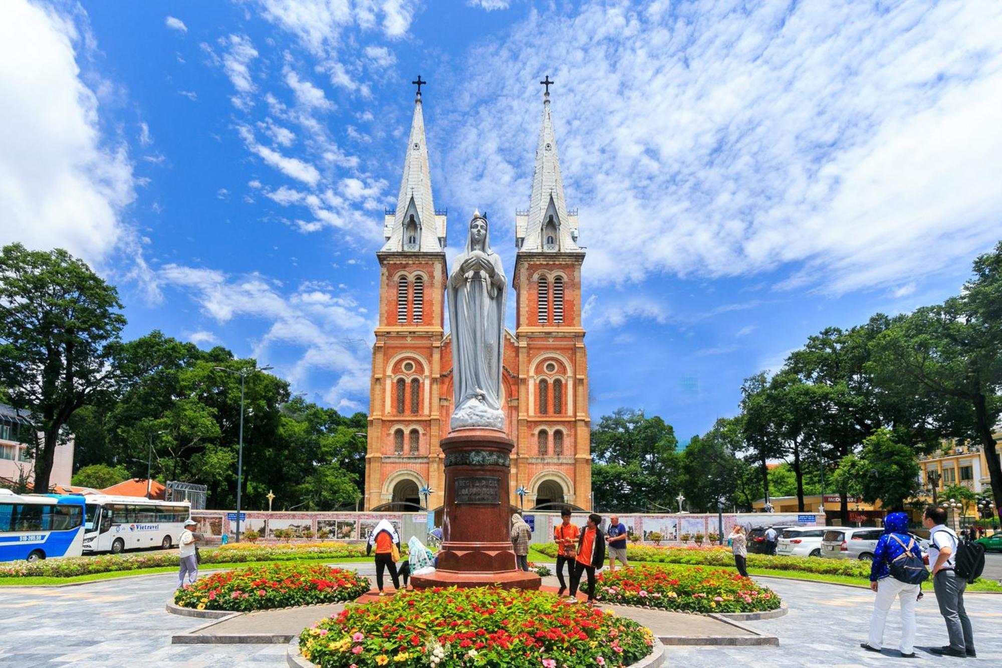 Galaxy Boutique Sai Gon Central Hotel Хошимин Экстерьер фото